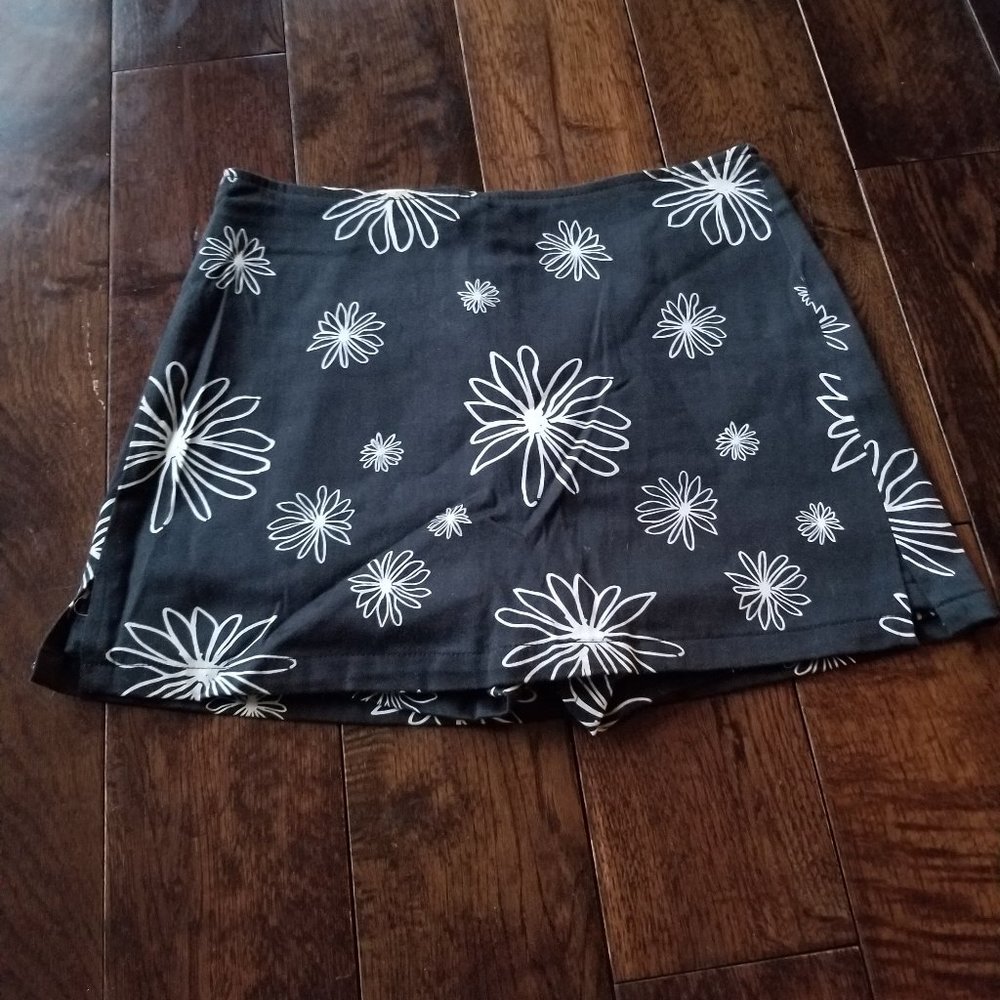 SmartSet Skort Black&White Flowers